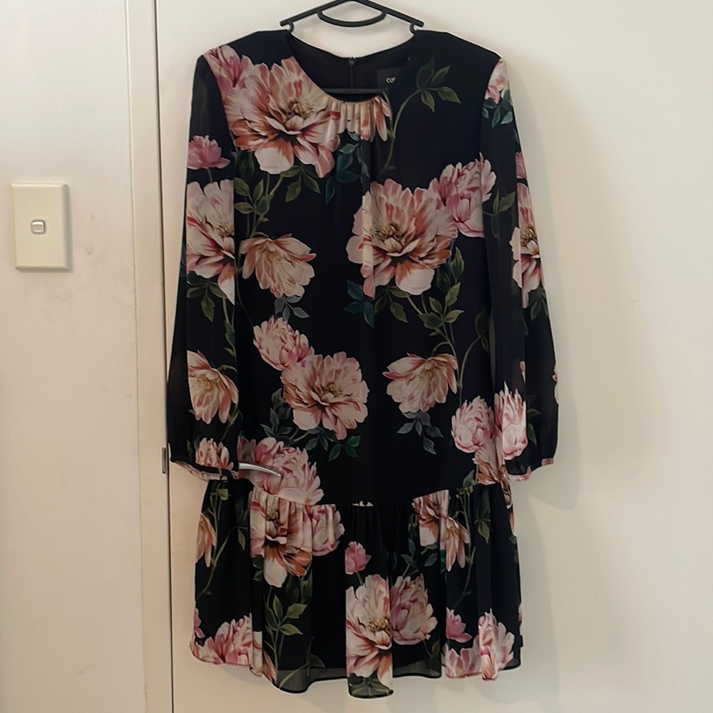 Cue floral drop waisted dress size 10 - Picture 1 of 6